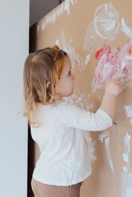 child painting